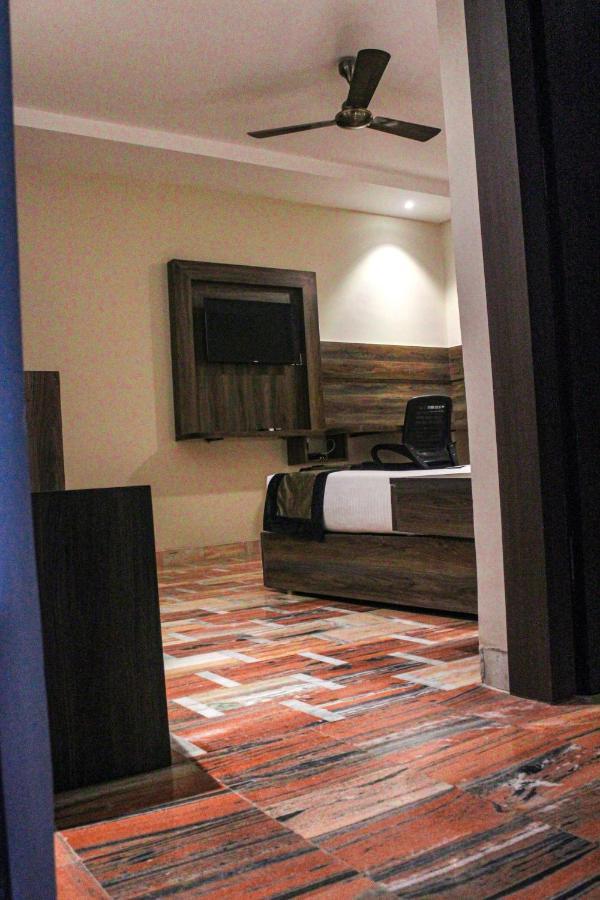 I-Towne' - A Unit Of Hotel Shivam International Deoghar Esterno foto